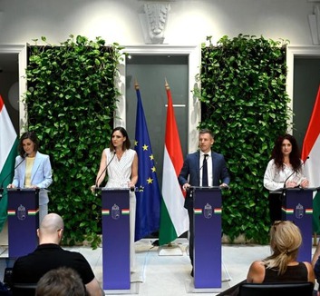 Magyar Péter: A debreceni polgármesternek távoznia kell - illusztráció