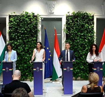 Kormányszóvivő: Október 22-én nyilvánosak lesznek az elmúlt rendszer egyes titkosszolgálati iratai - illusztráció