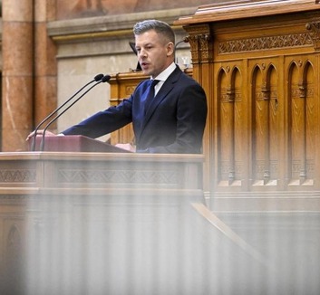 Magyar Péter: A demokráciához egyaránt szükséges a kormány és a felelős ellenzék - illusztráció