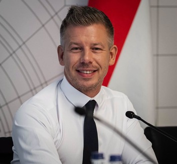 Magyar Péter: Szijjártó távozásával folytatódik a Fidesz szétesése - illusztráció