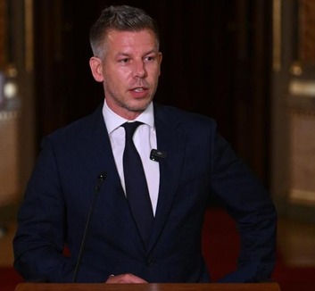 Magyar Péter: Átalakítja az adórendszert a kormány - illusztráció