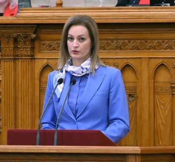 Forsthoffer Ágnes egyeztetésre hívja a kormány és a parlamenti pártok vezetőit - illusztráció
