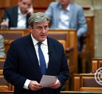 Közel 500 milliárd forintból fejlesztik a villamosenergia-hálózatot - illusztráció