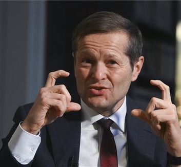 Krausz Ferenc lemondott a Corvin-láncról - illusztráció
