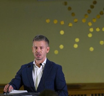 Tízmilliárd forintos gyermekvédelmi krízisprogramot indít a magyar kormány (Frissítve) - illusztráció