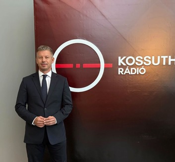 Magyar Péter: 2030-ig lesz új alkotmány és választójogi törvény - illusztráció