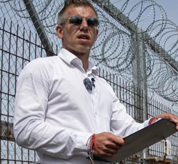 Belga lap: Magyar Péter folytatja Orbán Viktor migránsellenes politikáját - illusztráció