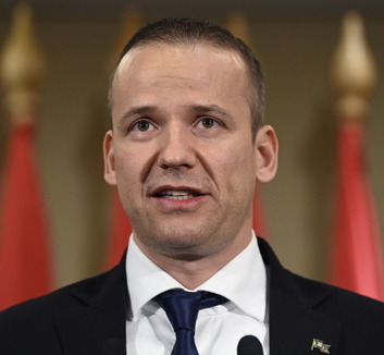 Mi Hazánk: A vármegyei önkormányzatok megszüntetése a demokrácia egyik lábának levágása - illusztráció