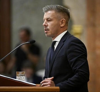Magyar Péter: Nem látjuk biztosítottnak Szathmáry Zoltán legfőbb ügyésszé választását - illusztráció