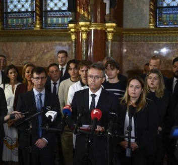 Három mentelmi jogot függesztett fel a parlament, négy kiemelt ügyet vett át az NVVH - illusztráció