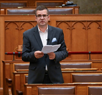 Őrizetbe vették Seszták Miklós volt fejlesztési minisztert - illusztráció