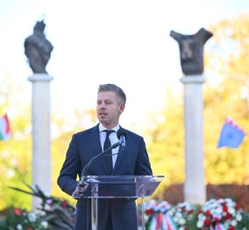 Magyar Péter az aradi vértanúk emléknapján: Méltónak kell lennünk örökségünkhöz - illusztráció