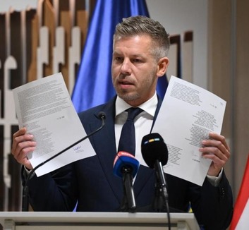 Magyar Péter: A kormány azon fog dolgozni, hogy uniós forrásokat szerezzen a határkerítés és a határvédelem megerősítéséhez - illusztráció
