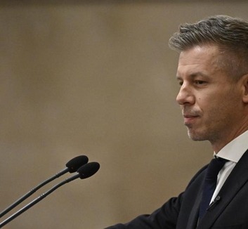 Magyar Péter: Magyarország újjáépítésének költségvetés lesz a jövő évi büdzsé - illusztráció