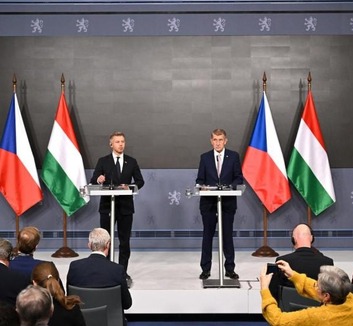 Magyar Péter: Történelmi esemény az első cseh-magyar kormányülés - illusztráció