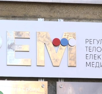 A REM Tanácsa végre újra teljes létszámban működhet – az első próbatétel hétfőn vár rá - illusztráció