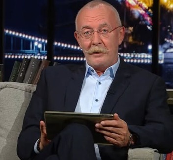 Azonnali hatállyal megszüntette az M5 egyik háttérműsorát a közmédia - illusztráció