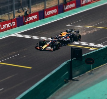 Russell volt a leggyorsabb a sanghaji szabadedzésen - illusztráció