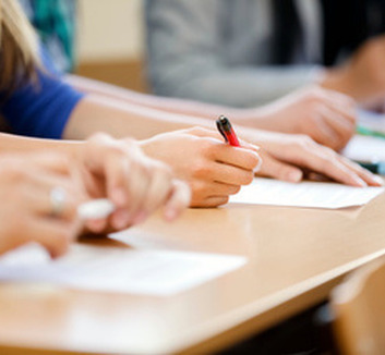 A nyolcadikosok mától jelenthetik be, melyik tantárgyból írják a záróvizsga harmadik tesztjét - illusztráció