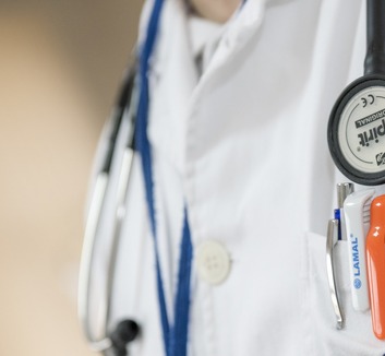 Szerbiában több mint 6.000 orvos hiányzik - illusztráció