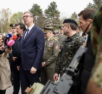 A szerb elnök szerint jövő márciusig visszatérhet a kötelező sorkatonaság - illusztráció