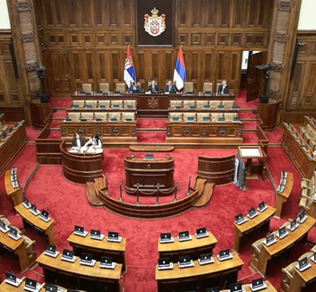 Nincs határozatképesség, ismét elmaradt a bizalmatlansági szavazás - illusztráció