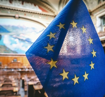 Az Európai Bizottság kivár: Szerbia reformjaitól függnek az uniós kifizetések - illusztráció