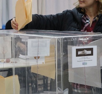 Mi befolyásolja a szerbiai választók döntését? - illusztráció