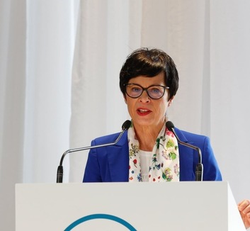 Kos: Szerbia nem kapott uniós pénzt a Mrdić-féle törvények elfogadása óta - illusztráció