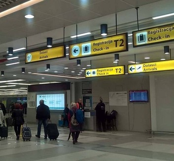 Leszakadt a mennyezet egy része a belgrádi repülőtéren - illusztráció