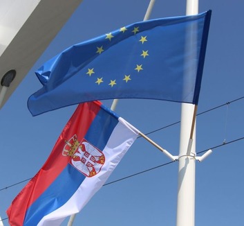 Brüsszelben mutatta be reformeredményeit a szerb kormány - illusztráció