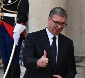 Macron fogadta Vučićot a francia nemzeti ünnep előestéjén - illusztráció