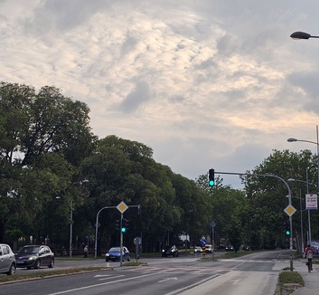 Változóan felhős idő várható, délután eső is lehetséges - illusztráció