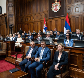 A bizalmatlansági indítványról vitázott a szerb parlament - illusztráció