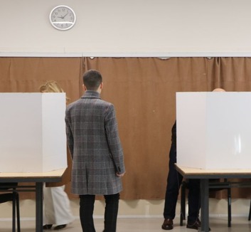 CRTA: A választási szabálytalanságokat nem lehet paravánokkal megoldani - illusztráció