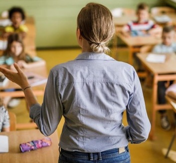 Megkezdődött az új tanév Szerbiában – 770 ezer diák ült vissza az iskolapadokba - illusztráció