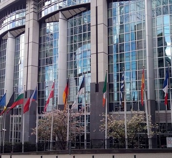 EU: Elfogadhatatlan az egyetemisták és az ellenzék törvénytelen megfigyelése - illusztráció
