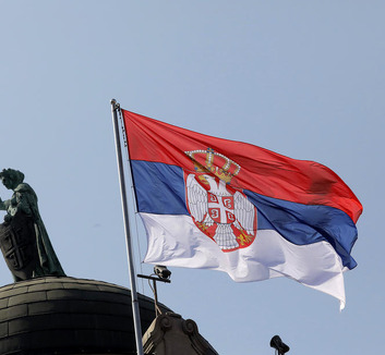 Állami kitüntetéseket adott át Vučić a szerb egység, szabadság és nemzeti zászló napján - illusztráció