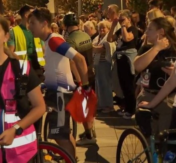Tíznapos kerékpártúrán járják Szerbiát a hallgatói lista támogatói - illusztráció