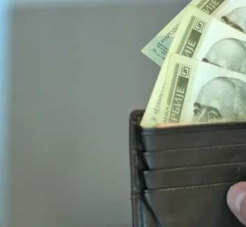 Megkezdődött a 6000 dináros támogatás kifizetése - illusztráció