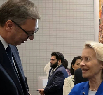 Vučić New Yorkban tárgyalt Ursula von der Leyennel: „Szerbia az európai úton marad” - illusztráció