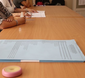 Továbbra is több választópolgár szerepel a névjegyzékben, mint ahány lakosa van az országnak - illusztráció