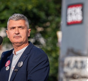 Srdanović: Nem számítunk tisztességes választási küzdelemre, minden szavazatot meg kell védenünk - illusztráció