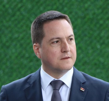 Ružić új pártot alapít - illusztráció