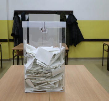 Gyanús választói értesítők: Van-e összefüggés a nemrég kiadott 200 ezer új személyi igazolvánnyal? - illusztráció