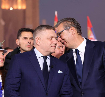 Fico Újvidéken: Lojalitás, kampány és politikai érdekek - illusztráció