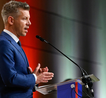 Peter Mađar razgovarao sa čelnicima Evropske komisije o evropskim sredstvima - illusztráció