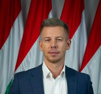 Zastava EU vraća se na fasadu Parlamenta Mađarske - illusztráció