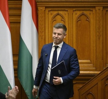 Peter Mađar u parlamentu: Naša zajednička lozinka neka bude uzdržanost - illusztráció