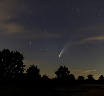 Újabb üstököst lehet megfigyelni a tavaszi égbolton - illusztráció